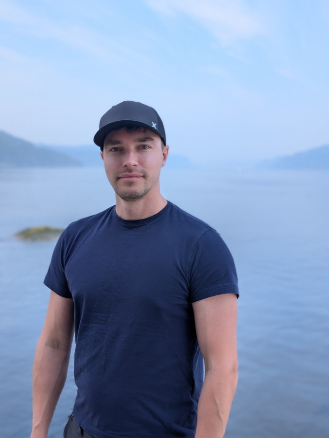Alex Uliankin, who reviews your app